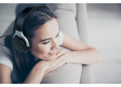 MEDION LIFE Bluetooth Kopfhörer Over Ear Freisprechfunktion microUSB Akku für 17,99€ inkl. Versand!