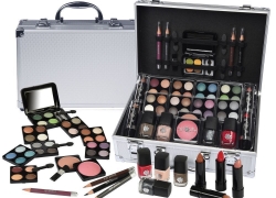 Schminkkoffer Set Profi Qualität 51-tlg. im Alukoffer für 14,39€ inkl. Versand