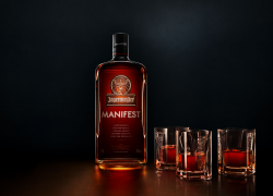 Jägermeister Manifest mit 3 original Manifest Gläsern für 39,99€ inkl. Versand!