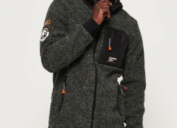 Superdry Herren Mountain Sherpa Kapuzenjacke für 41,96€ inkl. Versand!