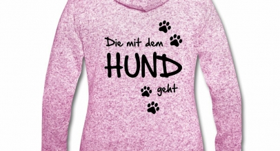 “Die Mit Dem Hund Geht” Gassi Hunde Spruch Frauen Kapuzen-Fleecejacke für 33,99€ inkl. Versand!