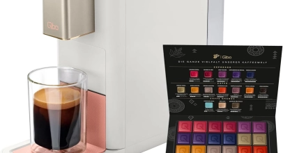 Tchibo Qbo ICONIC Pantone™ Premium Kapselmaschine + 30 recyclebare Kapseln für 39€ inkl. Versand!