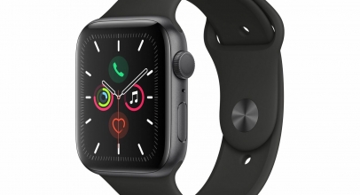 Apple Watch Series 5 (44 mm, Aluminiumgehäuse, Sportarmband) in schwarz für 419€
