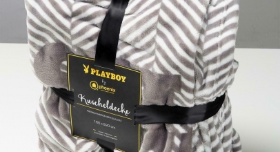 PLAYBOY – Kuscheldecke “JACKIE”, luxuriöse, weiche Decke, grau bedruckt, Premium für 17,90€ inkl. Versand!