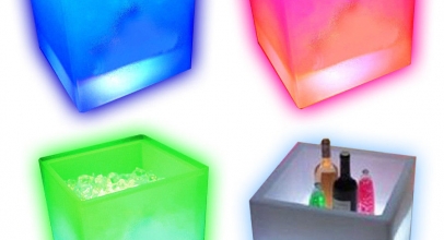LED Eiswürfelbehälter Flaschenkühler mit Schmelzwasser-Auffang für 16,99€ inkl. Versand