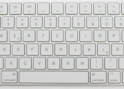 Apple Magic Keyboard Tastatur Kabellos Bluetooth Silber/Weiß OEM ohne Lightning für 60,29€ inkl. Versand!