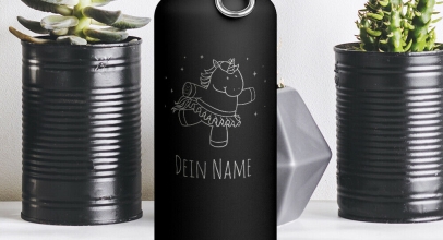 Trinkflasche – 800 ml – mit Namen graviert – Einhorn – Schwarz für 19,54€ inkl. Versand!